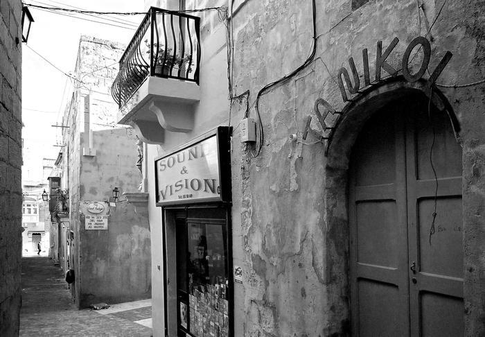 p2006 01 10406105 008m