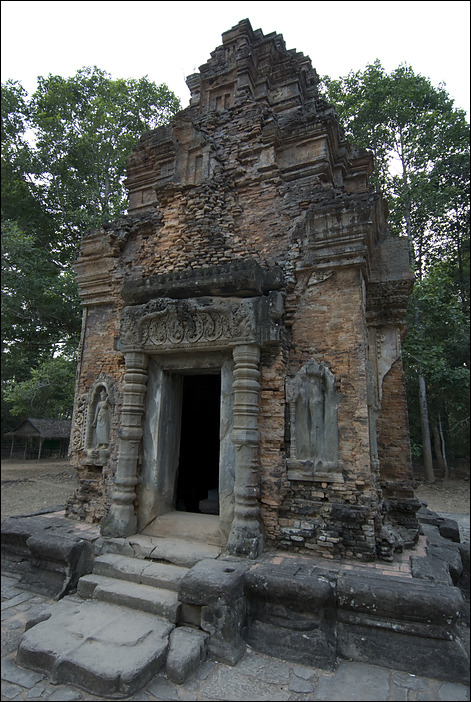 p2010 03 d200b 0025m